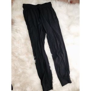 lululemon jogger/pants size 6